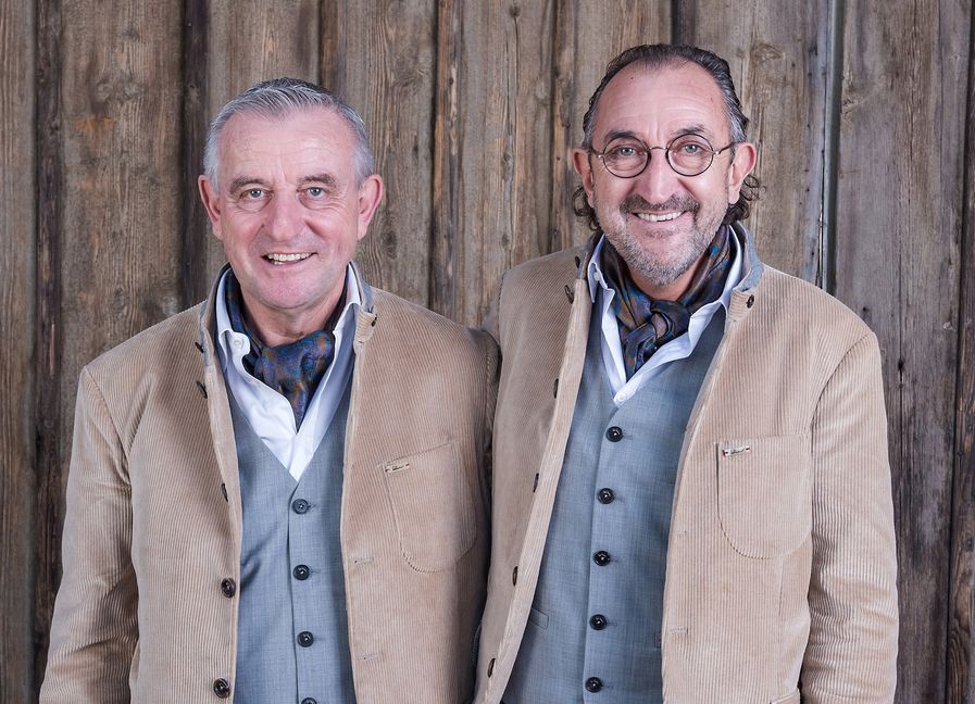 Werner und Dieter Klauss (von links) freuen sich auf ihr 20. Cannstatter Volksfest als Wirte im Dinkelacker-Festzelt Klauss & Klauss. Bild: Kölmel