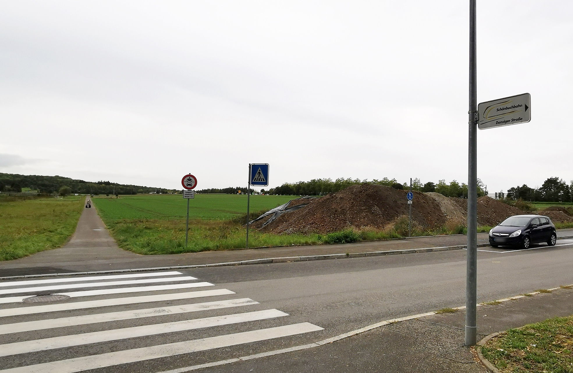 „Im Stockbrünnele“ an der Kremser Straße Böblingen sollen demnächst die Bauarbeiten für eine provisorische Flüchtlingsunterkunft beginnen.  Bild: hamann
