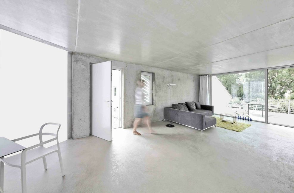 Wohnraum mit bodentiefen Fenstern bringen.
 Foto: Thomas Sixt Finckh/Thoma..