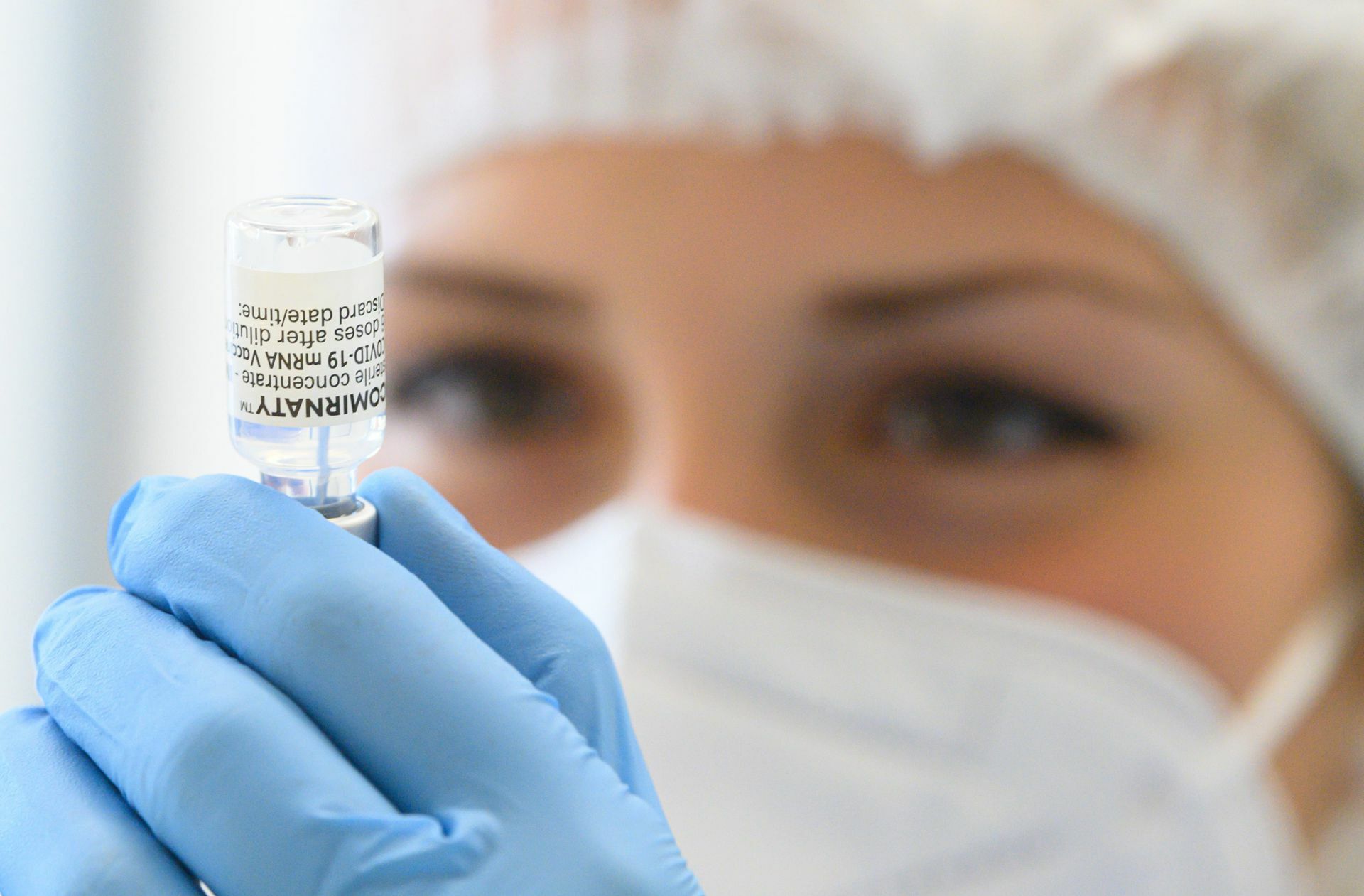 Eine  Dosis Hoffnung: der Impfstoff von Biontech. Foto: dpa/Robert Michael