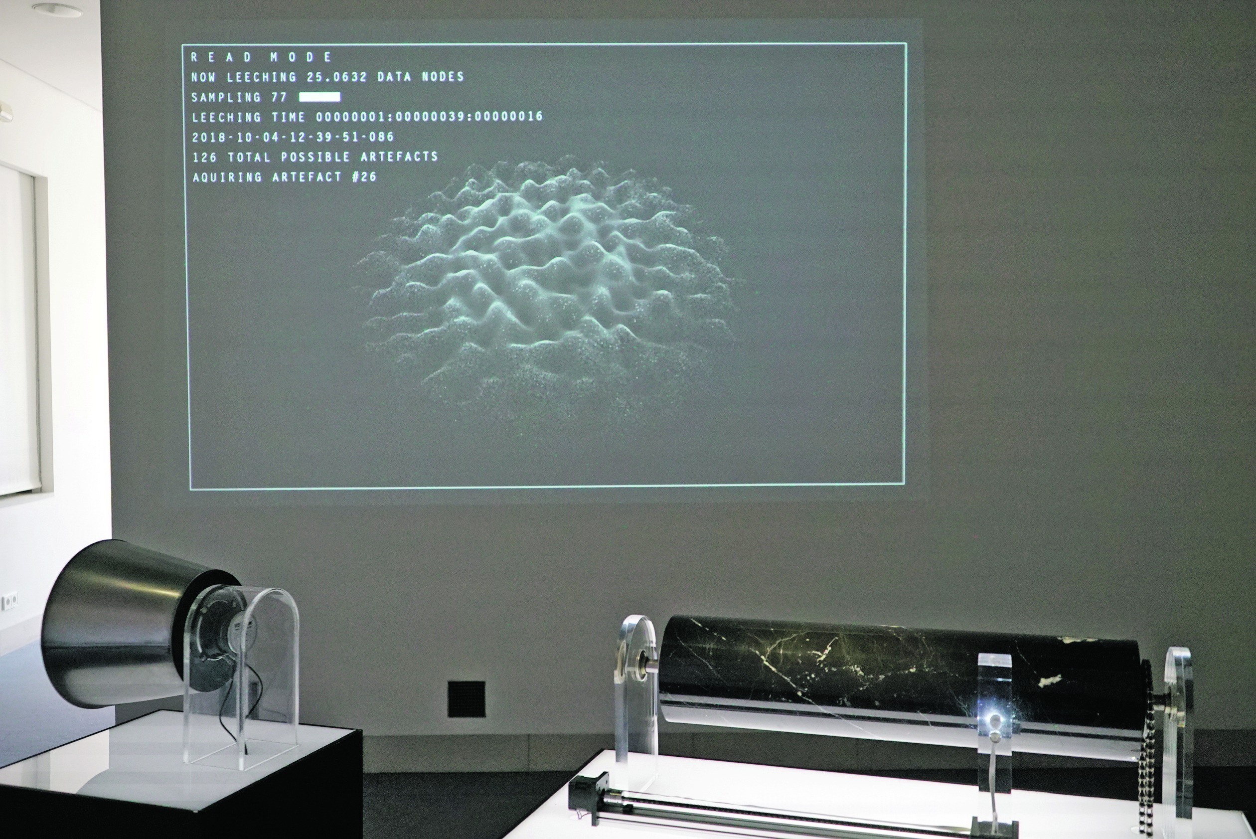„Artefact #0“ von Mathilde Lavenne hat morbiden Charme, macht schöne Bilder und ganz wunderliche Musik.  Bild: Heiden