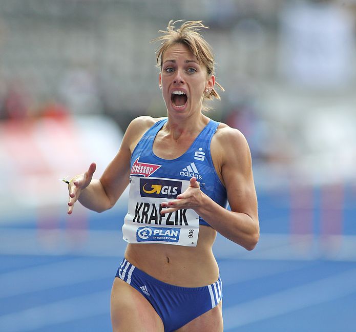 Nr. 906: Carolina Krafzik, VfL Sindelfingen
Deutsche Leichtathletik-Meisterschaften in Berlin (Olympiastadion, 04.08.2019)
Fotograf: Ralf Görlitz, Ginsterweg 10-2, 69469 Weinheim / 06201-290326,  info@rgsportbilder.de, www.rgsportbilder.de / Bankverbindung: Sparkasse Rhein Neckar Nord, Blz 670 505 05, Konto: 384 706 04, IBAN DE10 6705 0505 0038 4706 04, BIC MANSDE66XXX / Steuer-Nr. 47126/53026, Finanzamt Weinheim, Umsatzsteuer 7 %
Veröffentlichung nur gegen Honorar und Urhebervermerk. Mit der Honorarzahlung wird ein einfaches Nutzungsrecht erworben. Verwendung außerhalb journalistischer Zwecke nur mit ausdrücklicher Zustimmung des Urhebers.