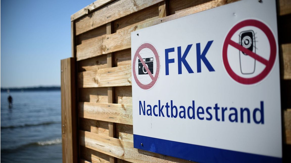 Was ist beim Nacktbaden erlaubt und was nicht? (Symbolbild)