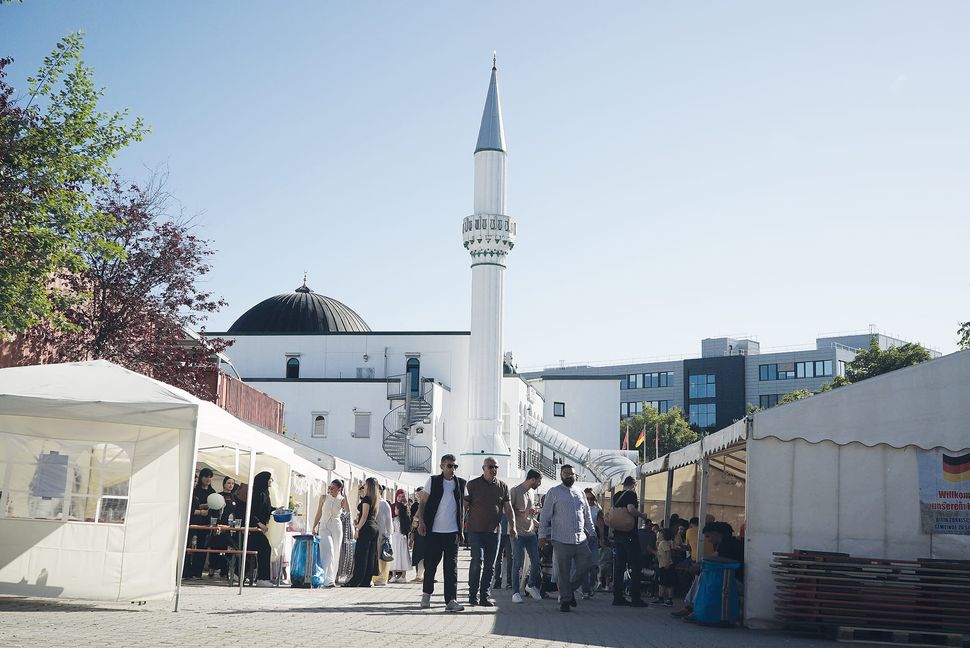 Das türkische Kulturfest an der großen Ditib-Moschee am Hirnach.