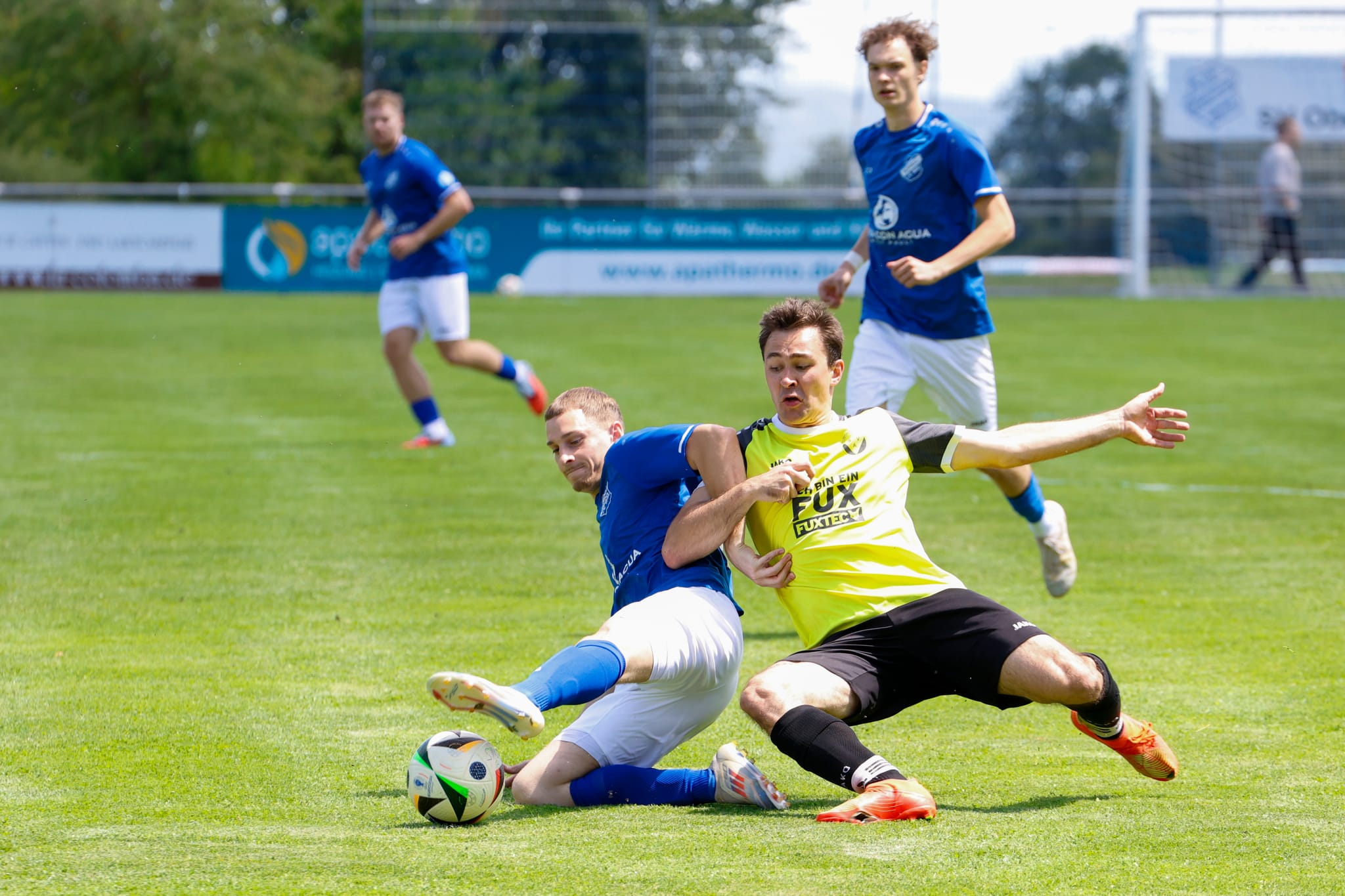 Johannes Rott (rechts) traf zum zwischenzeitlichen 3:4 aus Aidlinger Sicht.