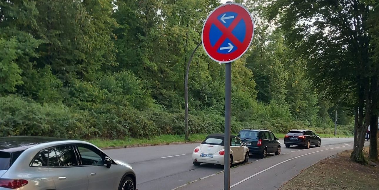 Seit 16. Juli gilt ein erweitertes Halteverbot am Sindelfinger Freibad auf Höhe der Fahrradständer.