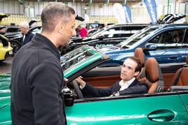 Autosalon im Sindelfinger Glaspalast.