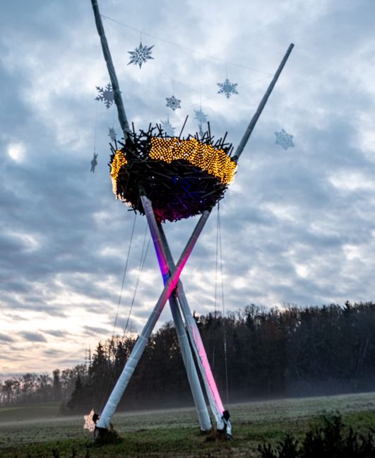 Die Skulptur von Mathias Schweikle hat wieder ein neues Aussehen.