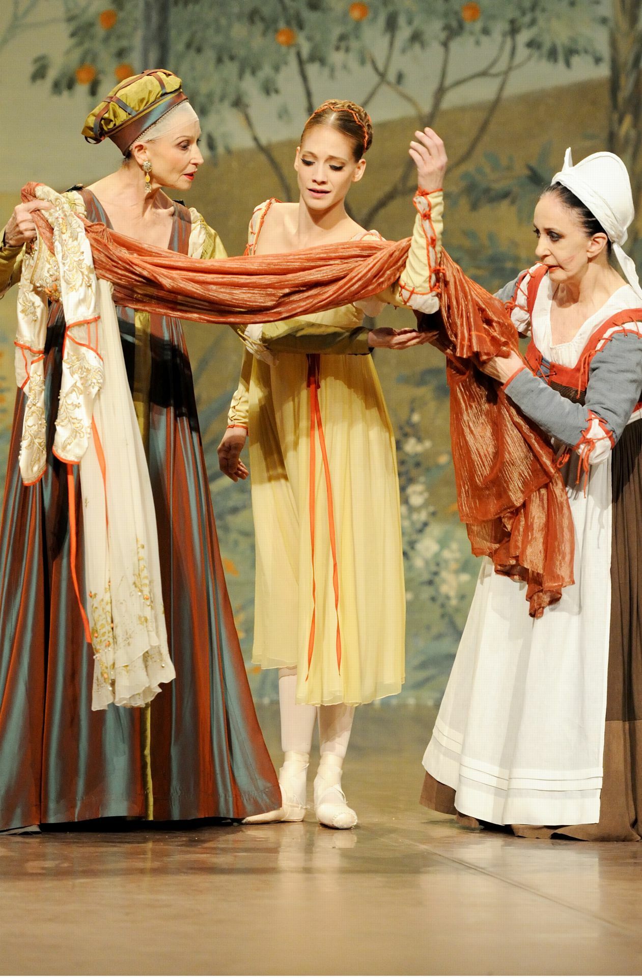 „Romeo und Julia“ bringt bis heute Tänzergenerationen zusammen – hier mit: Birgit Keil, Alicia Amatriain und Marcia Haydée. Foto: Stuttgarter Ballett