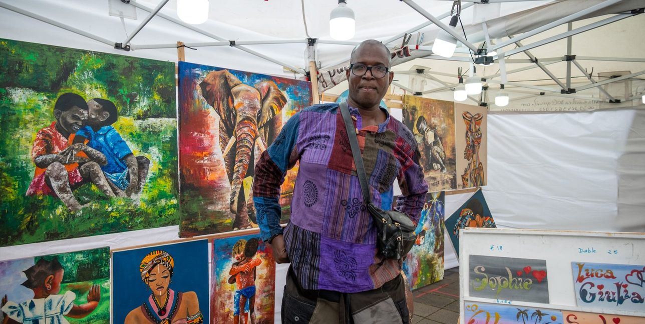 Ibra Sow versteht sich auf Sandkunstbilder.