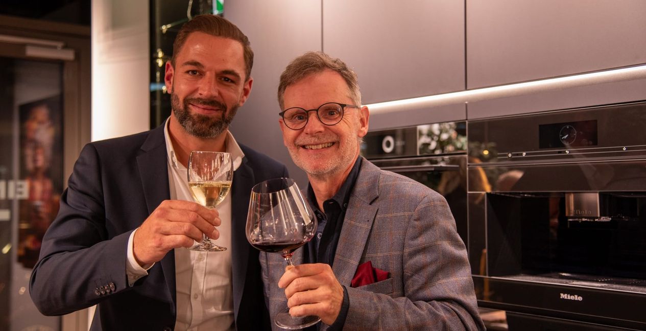 Franz Teufel und Thomas Steinle luden zum Glas Wein ein.