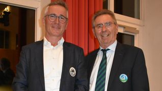 Der neue Präsident des Golfclubs Schönbuch,  Johannes Hauser mit Otto Leibfritz, dem Präsidenten des  Golf-Landesverbandes. Bild: z