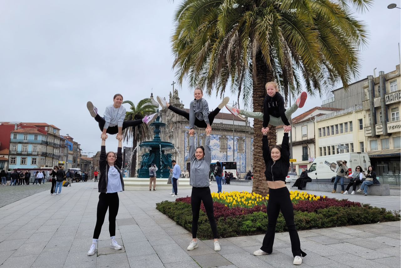Auch in der Innenstadt von Porto zeigten die Sindelfingerinnen ihr Können. Bild: z