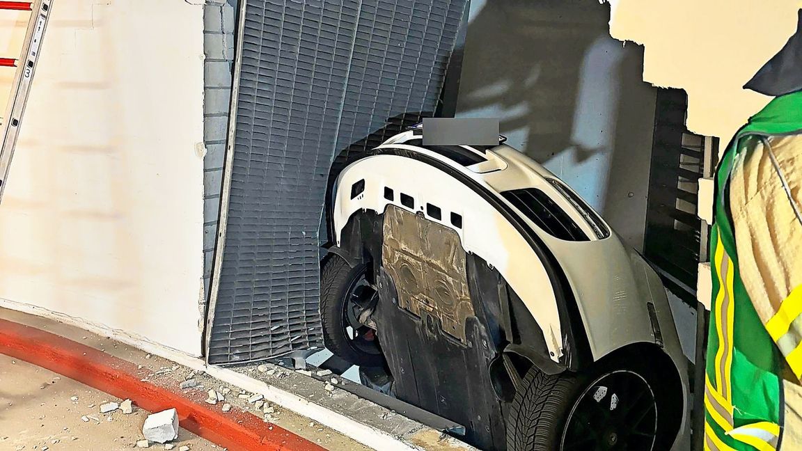 Seniorenunfall mit Porsche in Ludwigsburg: Wann wird es Zeit, nicht mehr selbst hinters Steuer zu sitzen? Darüber sollte man eher früher als später ins Gespräch kommen.