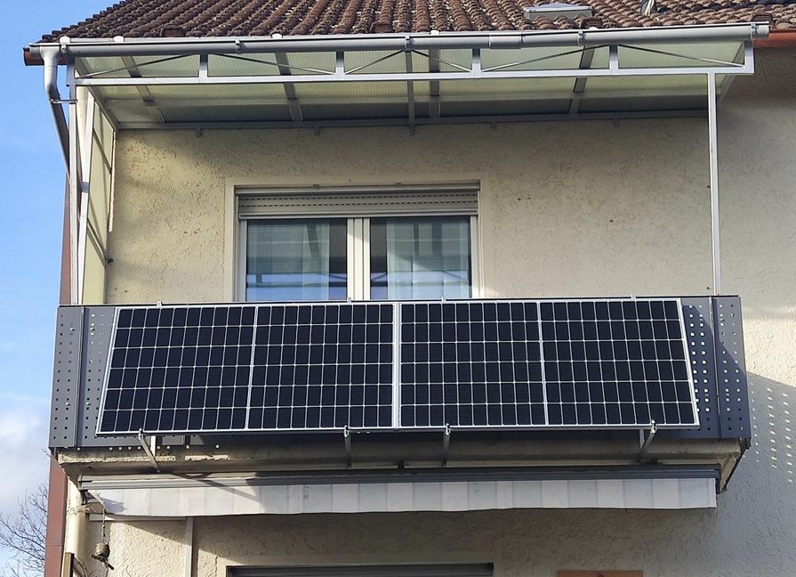 Die Stadt Holzgerlingen unterstützt ihre Einwohner bei der Installation von Balkonkraftwerken seit zwei Wochen finanziell. Jetzt hat der Böblinger Gemeinderat beantragt, dass es die Stadt Böblingen diesem Beispiel folgt. Bild: z