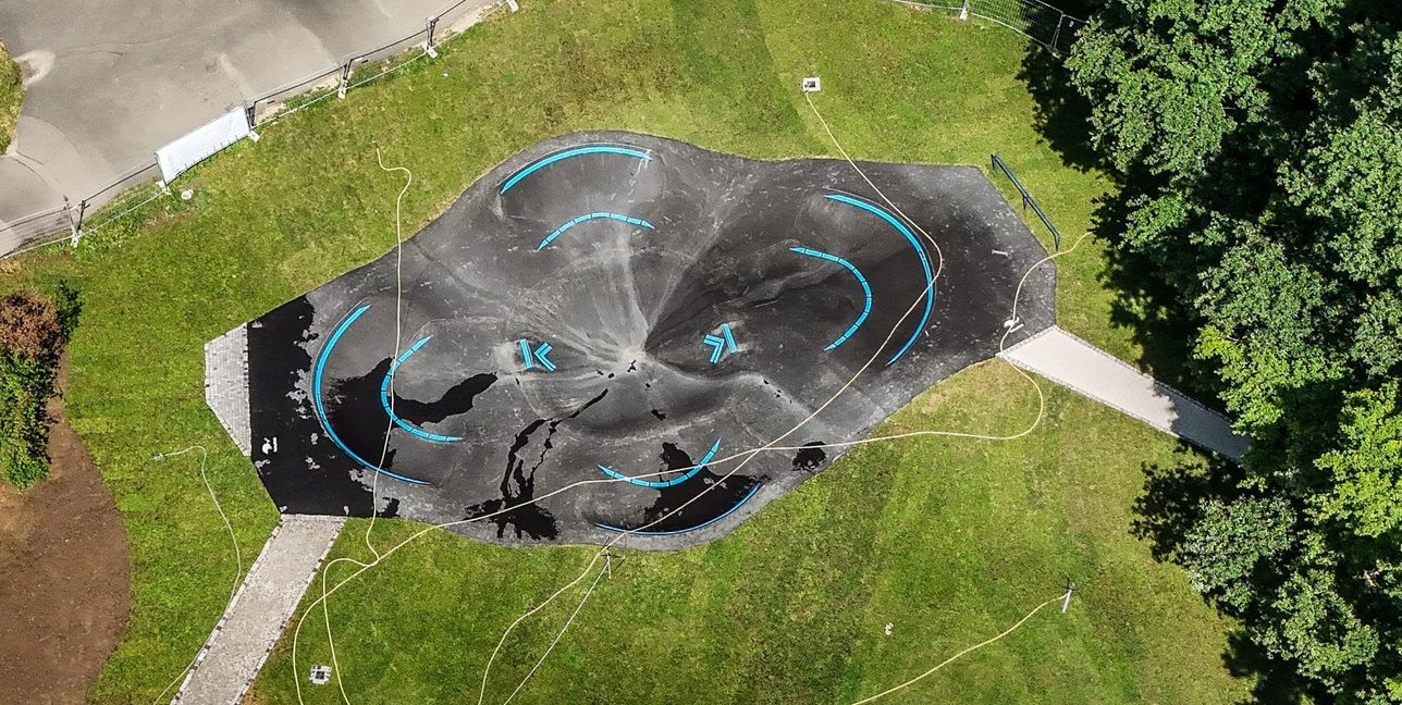 Der Kids-Pumptrack: Hier toben sich Kinder und Beginner aus.