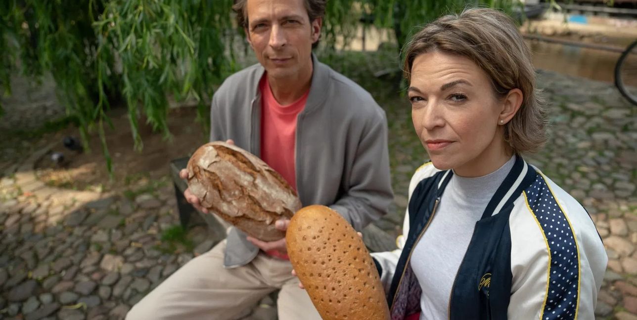 Das Moderatoren-Duo Anna Planken (rechts) und Jo Hiller.