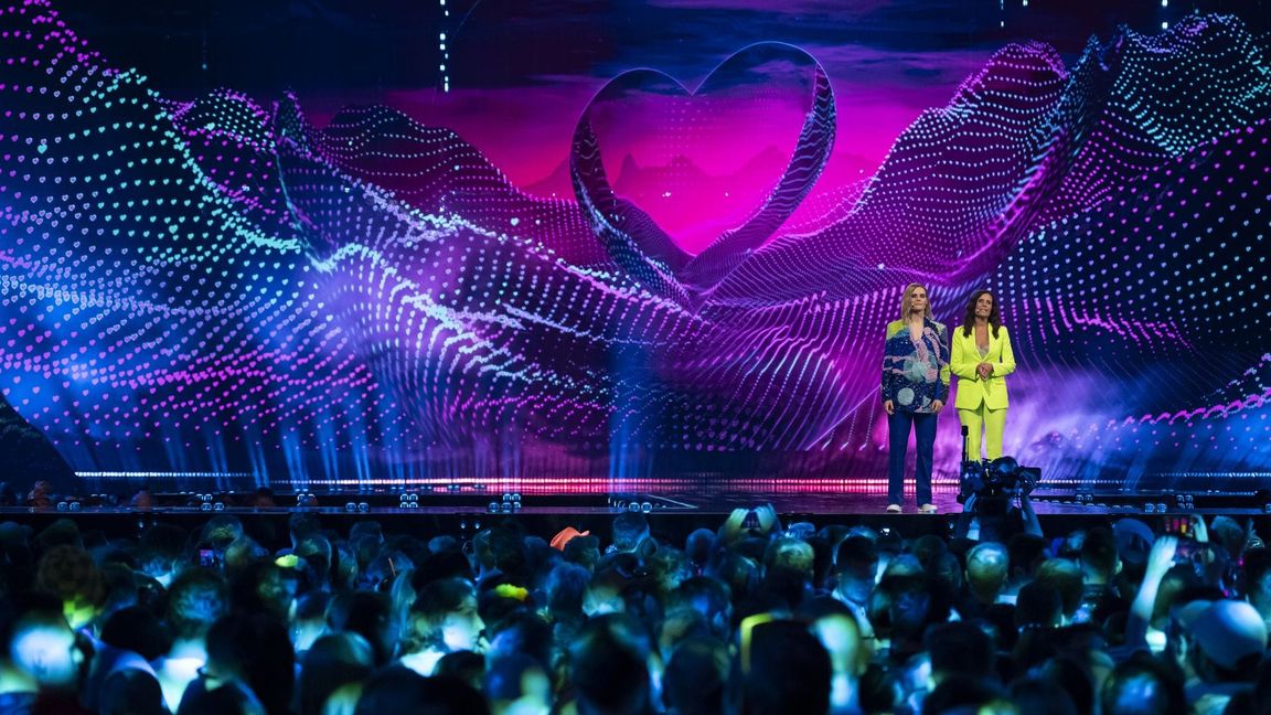Führen charmant und witzig durch die Sow: Hazel Brugger und Sandra Studer.