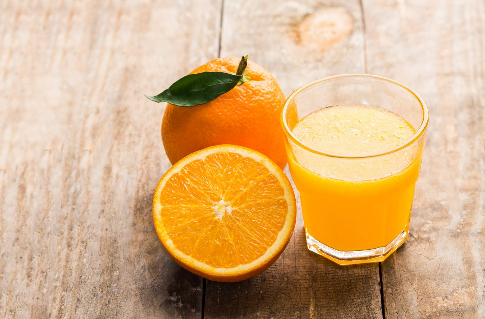 Gilt allgemein als supergesund: frisch gepresster Orangensaft. Foto: Imago/Imaginechina-Tuchong
