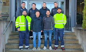 Der Bereitschafts-Dienst der Stadtwerke Sindelfingen: Hinten, von links: Lukas Pöss, Bozo Pazin, Ferhat Turan und Nicola Martic. Vorne, von links: Özgür Yildirim, Christoph Bader, Timur Yener und Christian Berner. Auf dem Foto fehlen: Andreas Wolpert, Volker Hückstädt, Markus Metzger, Zeljko Gregoric, Dimitri Grosch, Levin Speidel und Fillippo Paci.