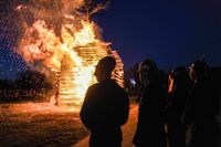 Feuerzauber, nette Leute und prima Stimmung beim Funkenfeuer in Magstadt.