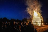 Feuerzauber, nette Leute und prima Stimmung beim Funkenfeuer in Magstadt.