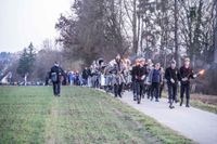 Feuerzauber, nette Leute und prima Stimmung beim Funkenfeuer in Magstadt.