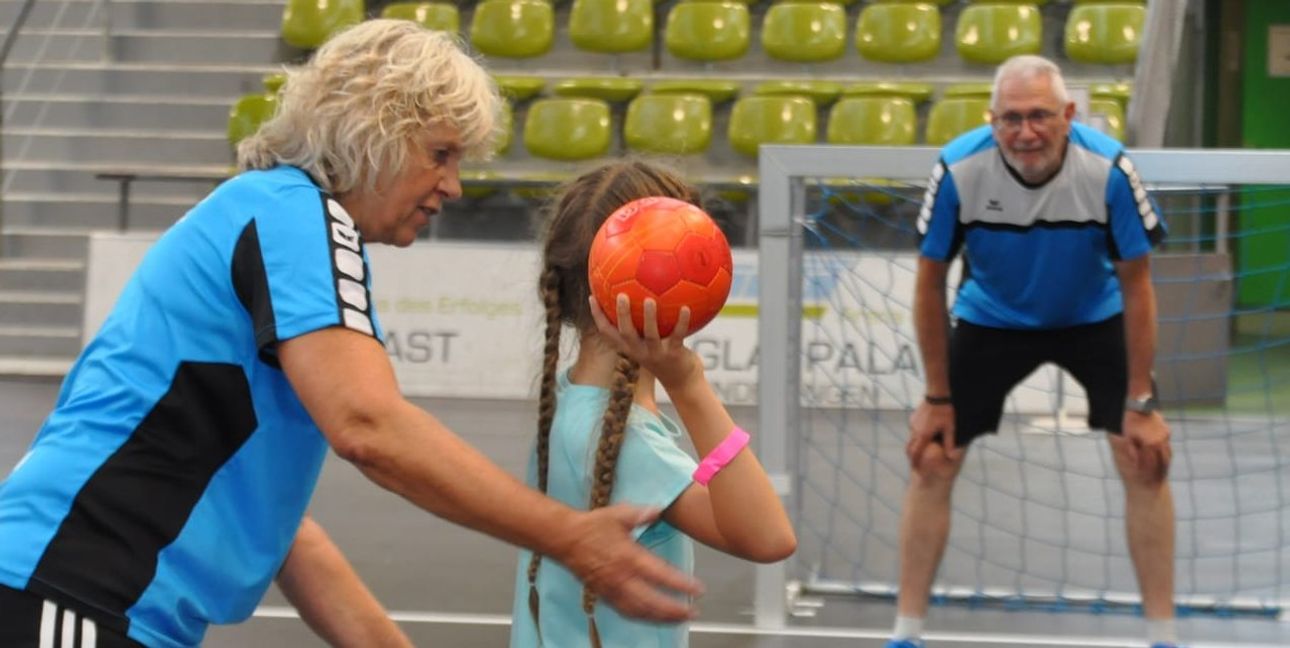 Handball beim 17. Fitnesstag in Sindelfingen.