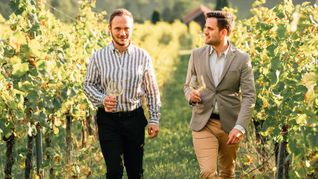 Die Brüder David (links) und Simon Blank wissen viel über Wein und Informatik.