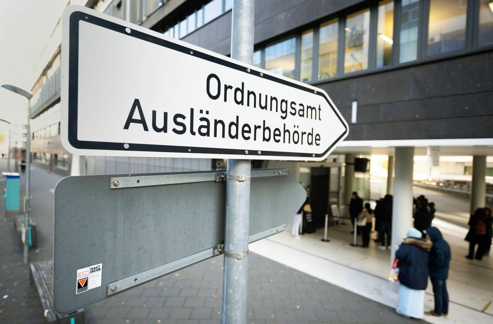 Der Weg zu einem Job in Deutschland ist für Ausländer voller Hürden.
