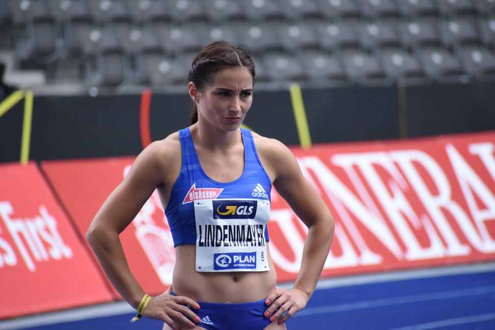 Sabrina Lindenmayer beim Halbfinale um die Deutsche Meisterschaft im Berliner Olympiastadion. Das war ihr letztes Rennen. Bild: Drechsel