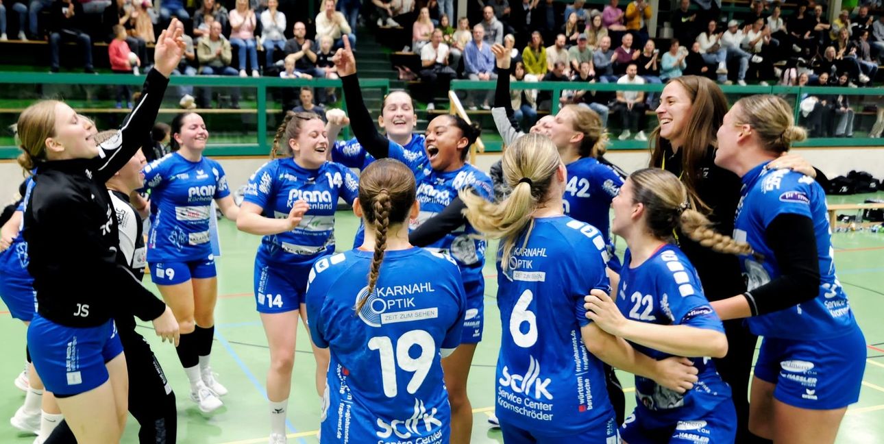 Handball-Frauen außer Rand und Band: Mit dieser Demonstration im Oberliga-Topspiel war nicht zu rechnen.