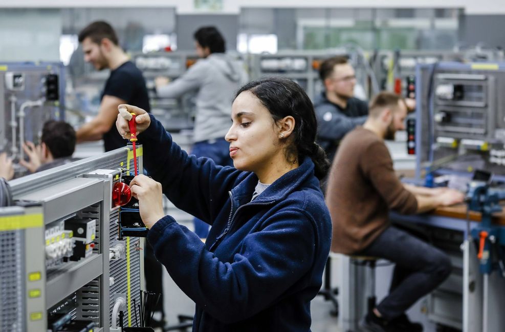 Fachkräfte gesucht: gerade bei Migrantinnen schlummert Experten zufolge noch ein großes Potenzial.