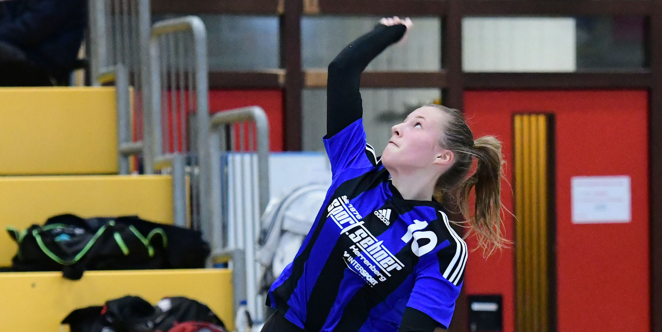 An Unterstützung aus Gärtringen hat es nicht gefehlt. Für Ann-Kathrin Motteler  und den TSV Dennach war bei der DM in Calw trotzdem nach der Vorrunde Schluss.Bild: Holom/A