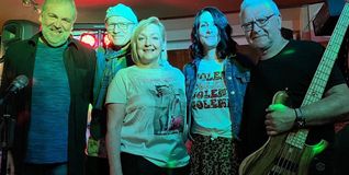 „Lounge Kick“ treten im Sindelfinger Pavillon auf.
 Bild: z