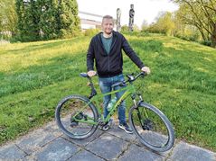 Patrick Schlecht fährt täglich mit dem Rad zur Arbeit.