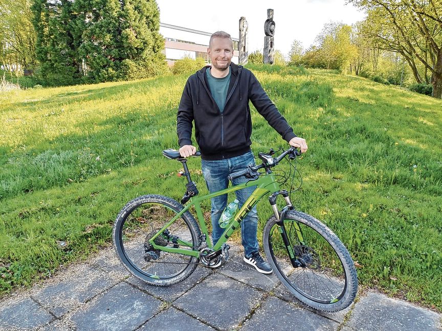 Patrick Schlecht fährt täglich mit dem Rad zur Arbeit.