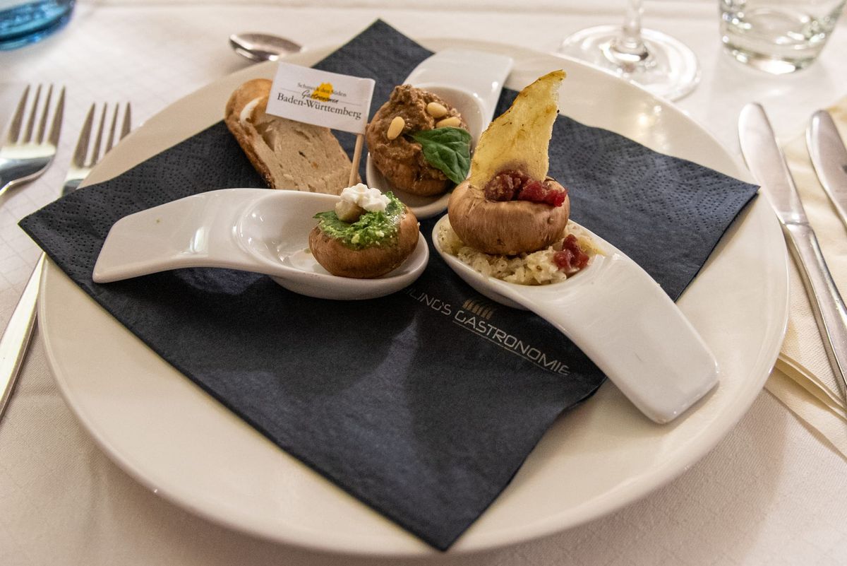 Mushroom stuffed with beef tartare