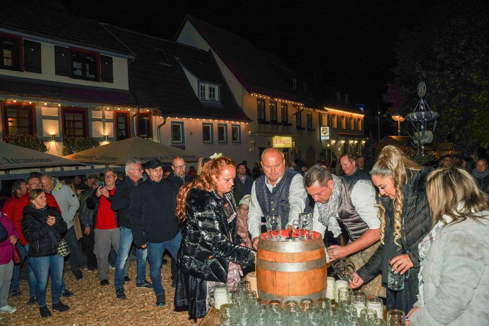 Freibier zum Hüttenzauber-Start.
