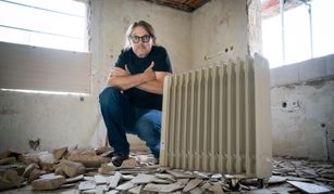 Als „Energiesparkommissar“ erklärt Carsten Herbert einer schnell wachsenden YouTube-Gemeinde alle wichtigen Fragen rund ums Energiesparen im Haus und in der Wohnung und gibt teils überraschende Tipps und Ratschläge.
