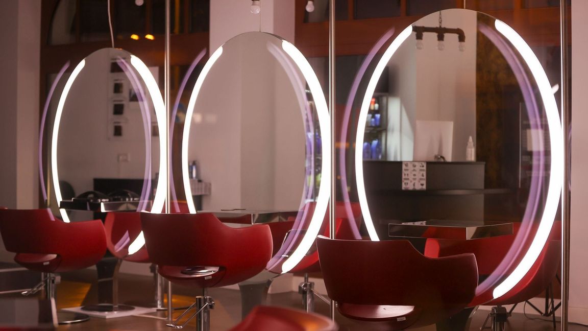 Während der Pandemie waren Friseursalons zeitweilig geschlossen, teilweise durften sie nur unter strengen Auflagen öffnen. (Archivbild)