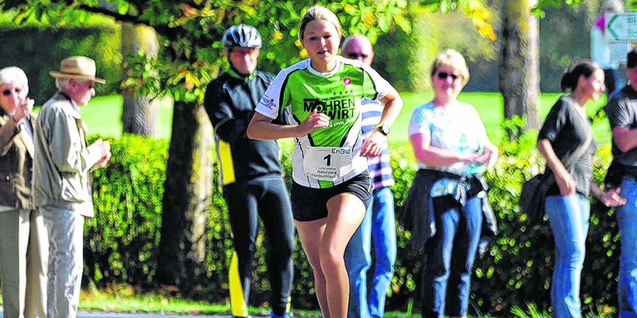 Luisa Moroff lief die 25 Kilometer beim 45. Naturpark Schönbuchlauf in 1:40,16 Stunden und war damit knapp eine Minute schneller als bei ihrem Sieg im vergangenen Jahr.  Bild: automotorart