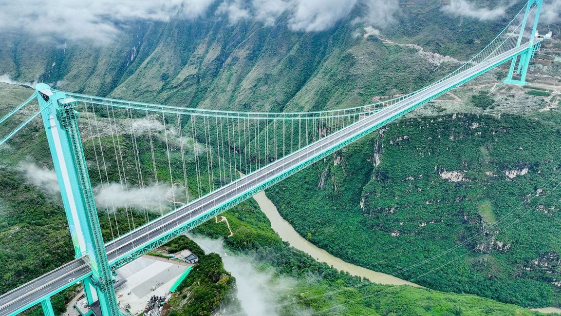 Die Huajiang Grand Canyon Bridge erreicht laut chinesischen Staatsmedien eine Höhe von bis zu 625 Metern.