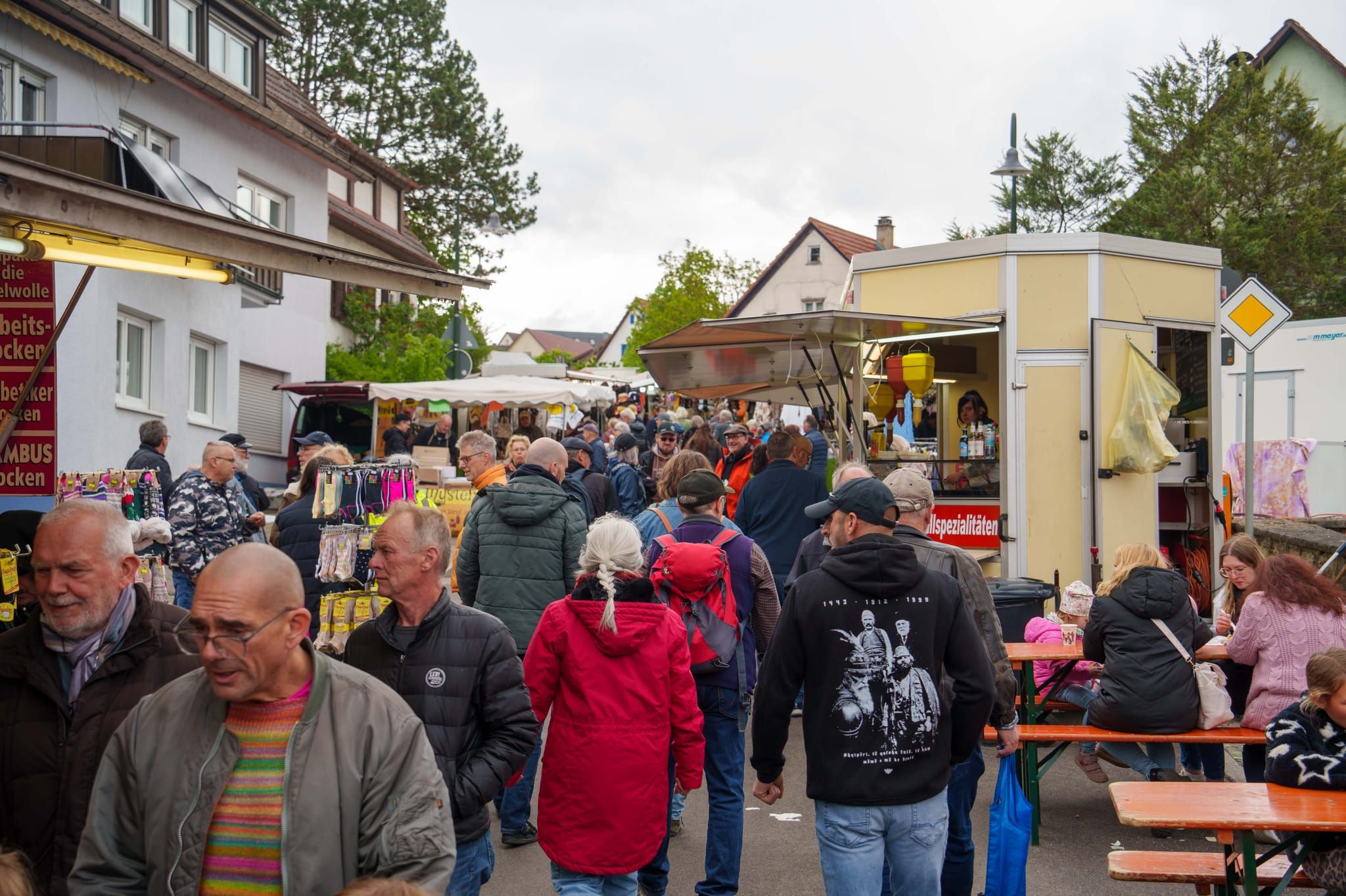 Jede Menge los war auf dem Döffinger Vatertagsmarkt.