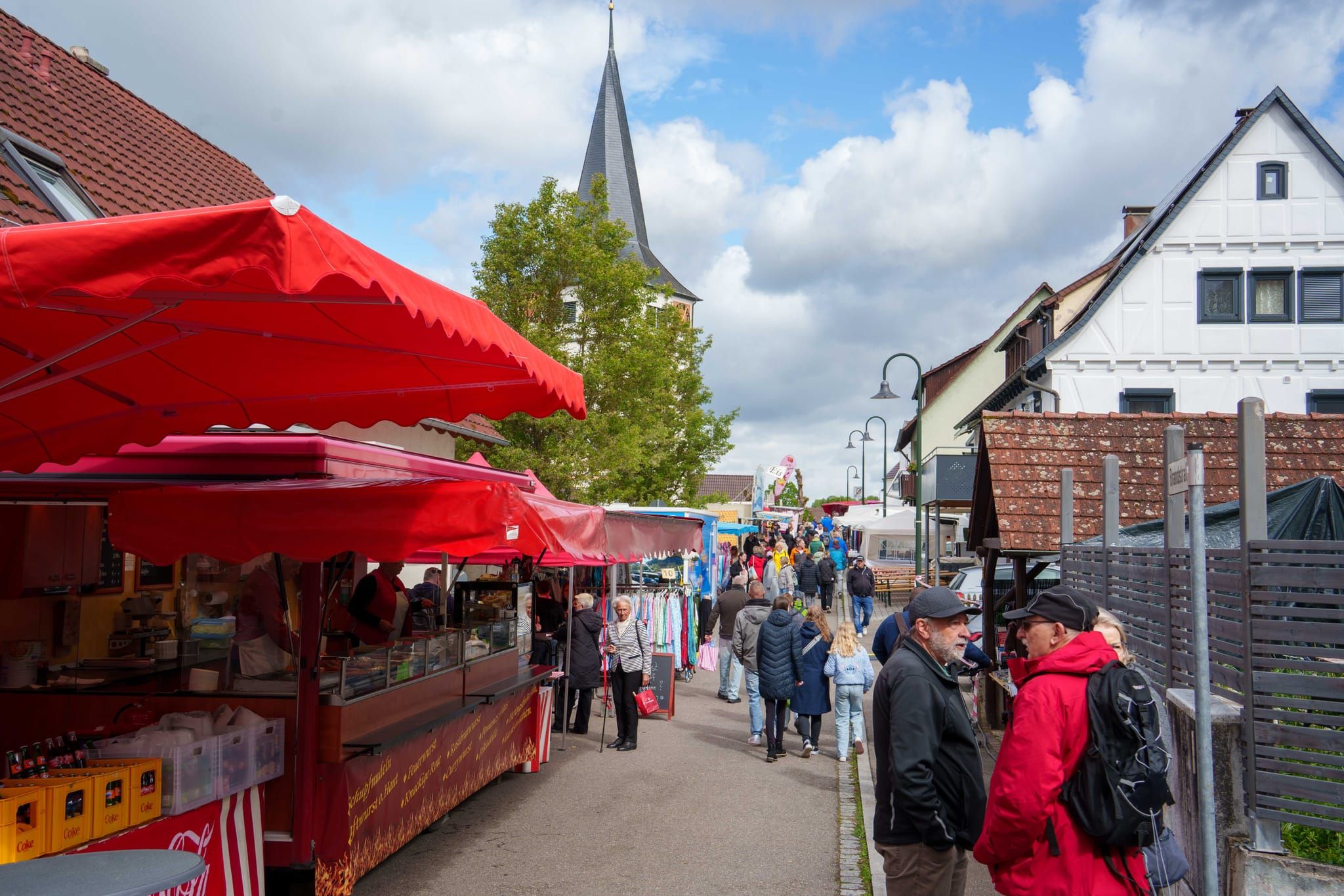 Jede Menge los war auf dem Döffinger Vatertagsmarkt.