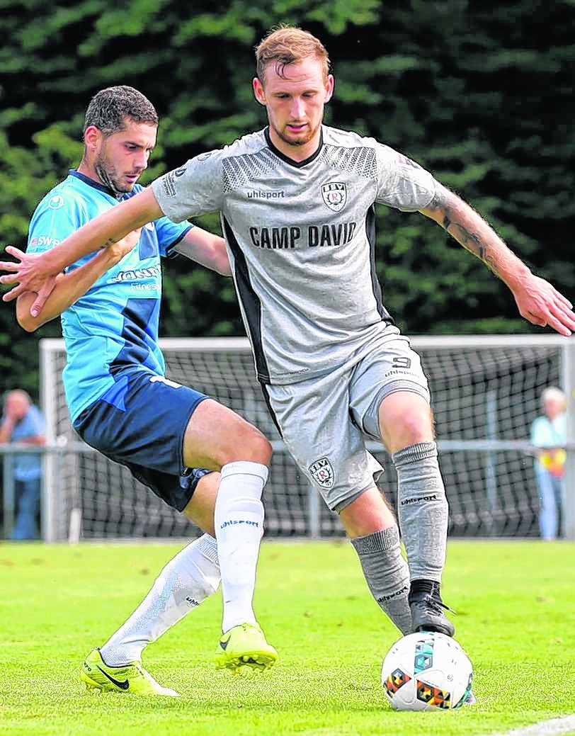 Manuel Fischer auf seiner vorletzten Station im Trikot des SSV Reutlingen. Zuletzt spielte er für Tennis-Borussia Berlin.  Bild: Baumann