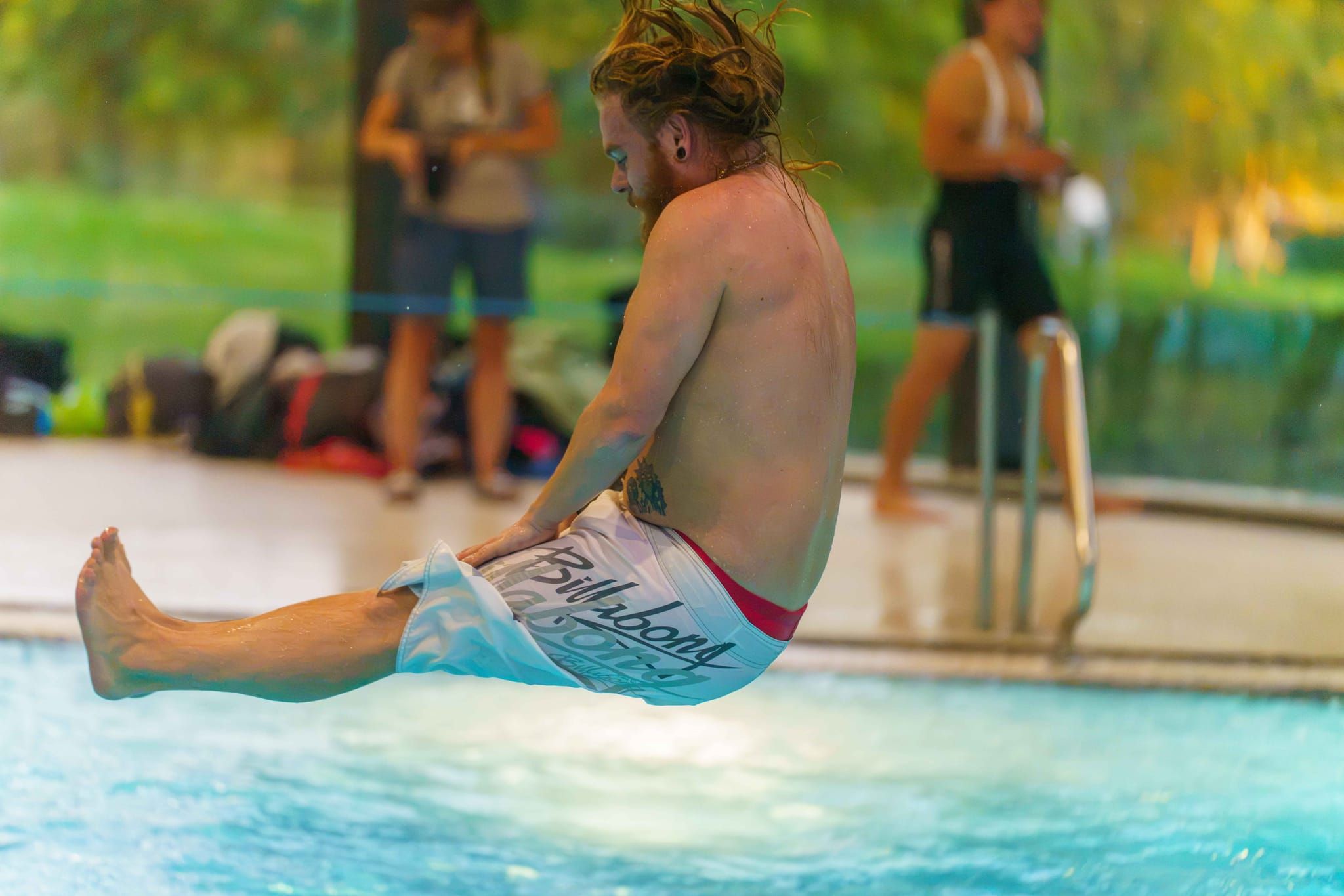 Splashdiving im Sindelfinger Hallenbad.