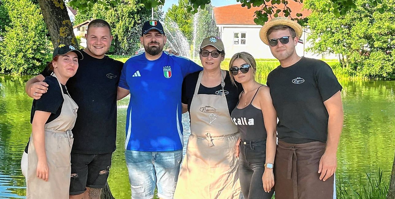 Das Team des Weilemer Public Viewings: Vittoria De Simone, Antony Ruggiero, Sergie Di Carlo, Lucrezia Cicciú, Giorgia Di carlo und Alessandró  Ruggiero (von links).