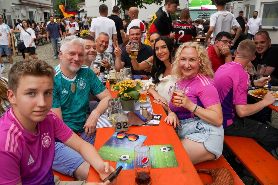 Tolle Stimmung beim Public Viewing auf dem Sindelfinger Wettbachplatz