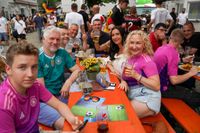 Tolle Stimmung beim Public Viewing auf dem Sindelfinger Wettbachplatz